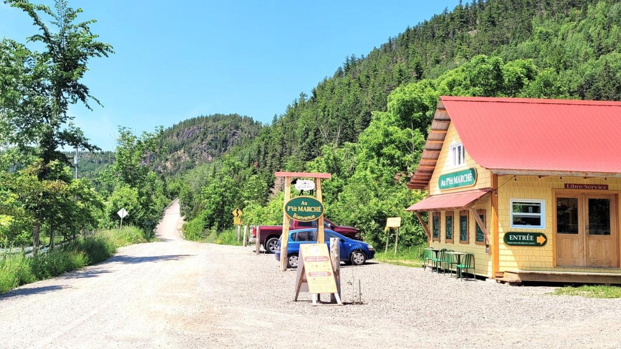 La Vieille Ferme, Ecogite Saint-Fulgence 외부 사진